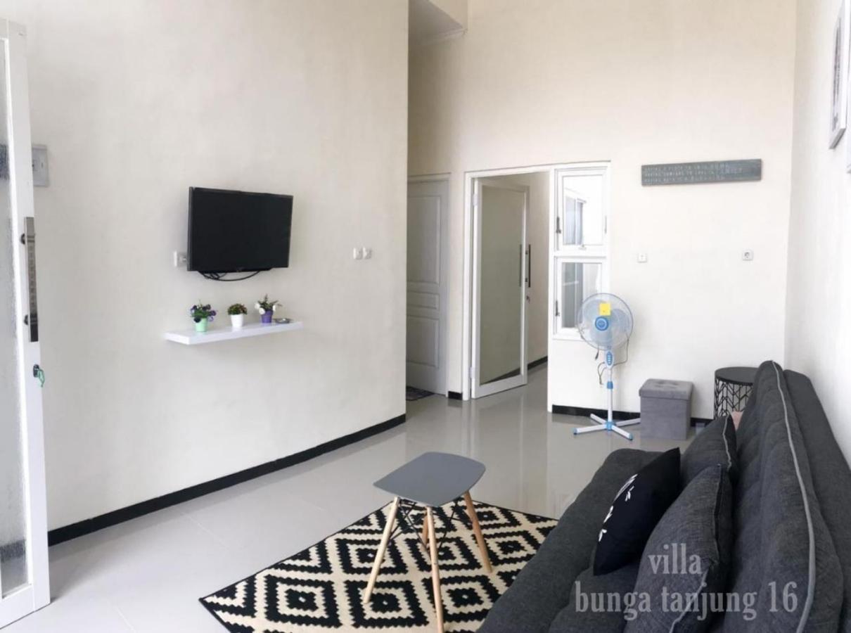 Villa Syariah Bunga Tanjung 16 Batu  Exterior photo